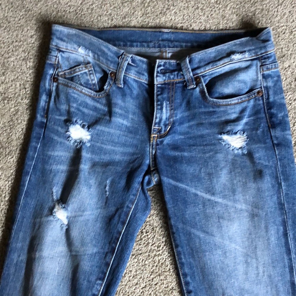 Distressed jeans - Picture 2 of 4